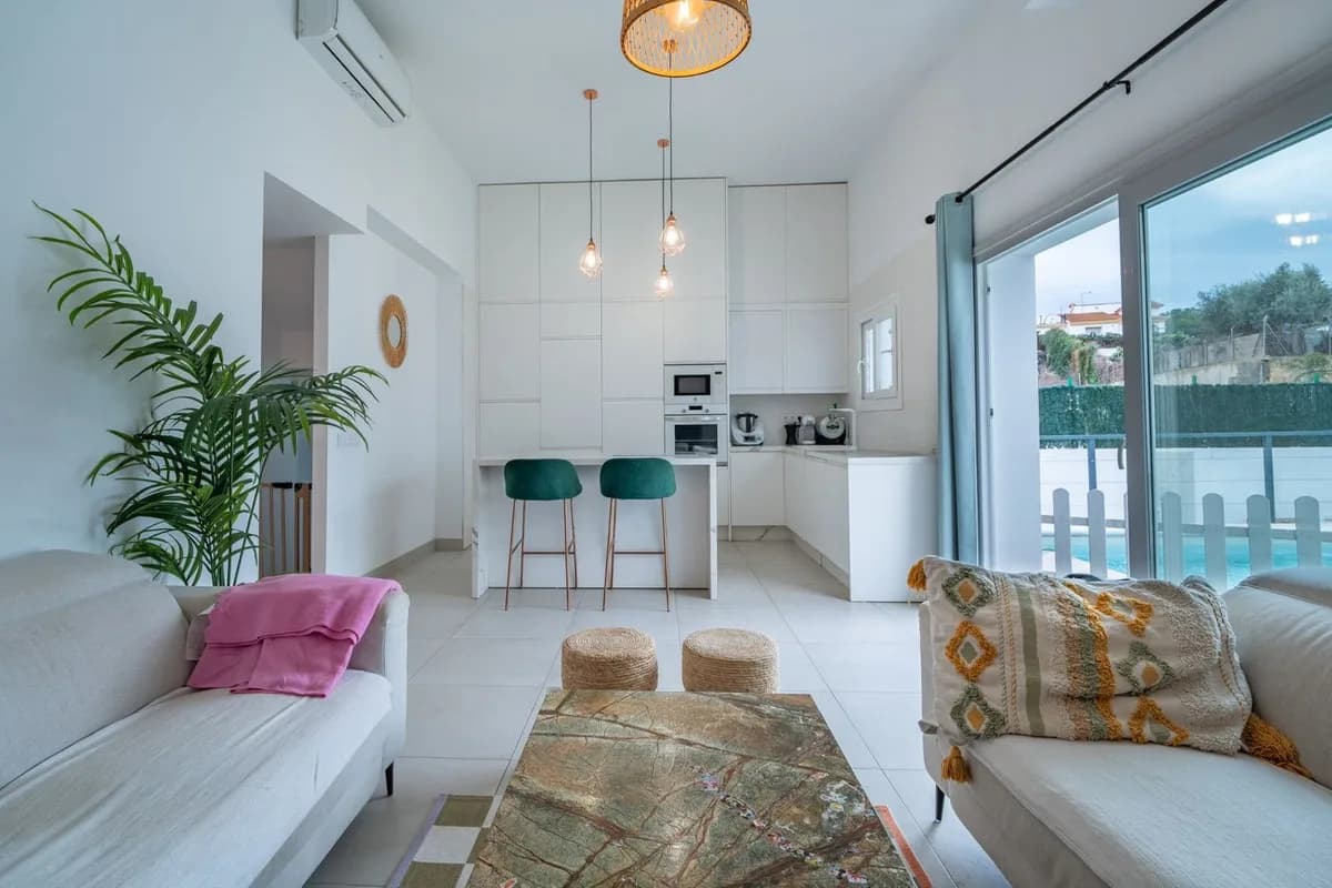 3 Bedroom Detached Villa for Sale in El Candado, Málaga - Image 4