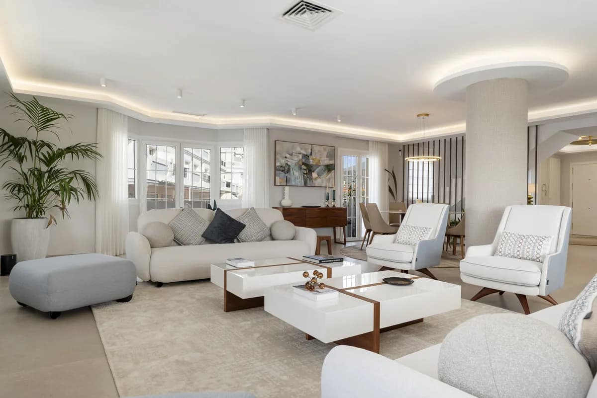5 Bedroom Penthouse Duplex for Sale in Nueva Andalucía, Málaga