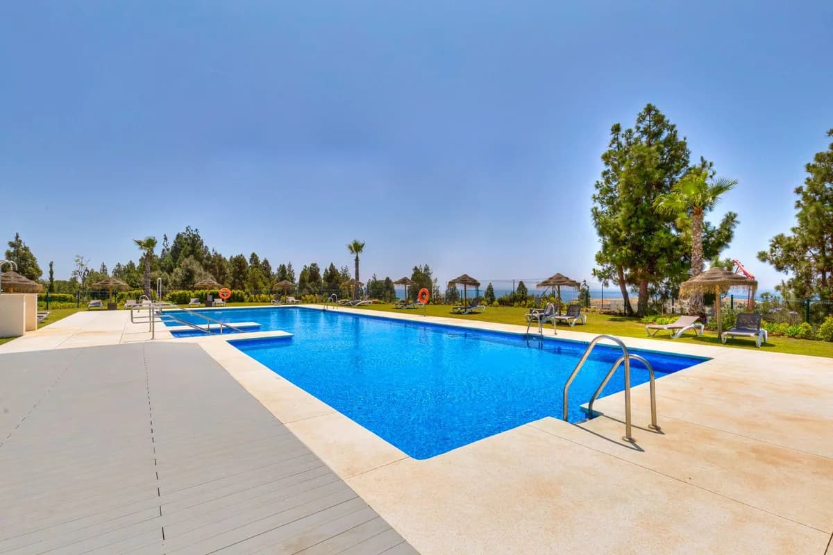 3 Bedroom Ground Floor Apartment for Sale in Mijas Costa, Málaga - Image 4