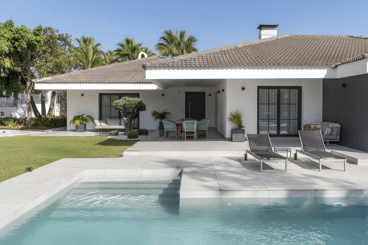 5 Bedroom Detached Villa for Sale in Marbella, Málaga - Image 4
