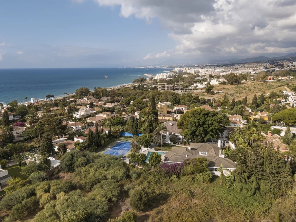 5 Bedroom Detached Villa for Sale in Marbella, Málaga - Image 6