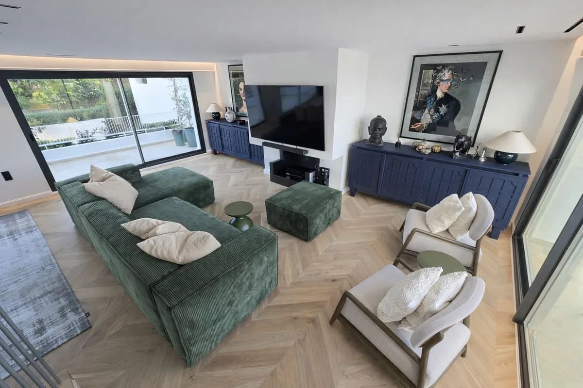 3 Bedroom Duplex for Sale in Marbella, Málaga - Image 5