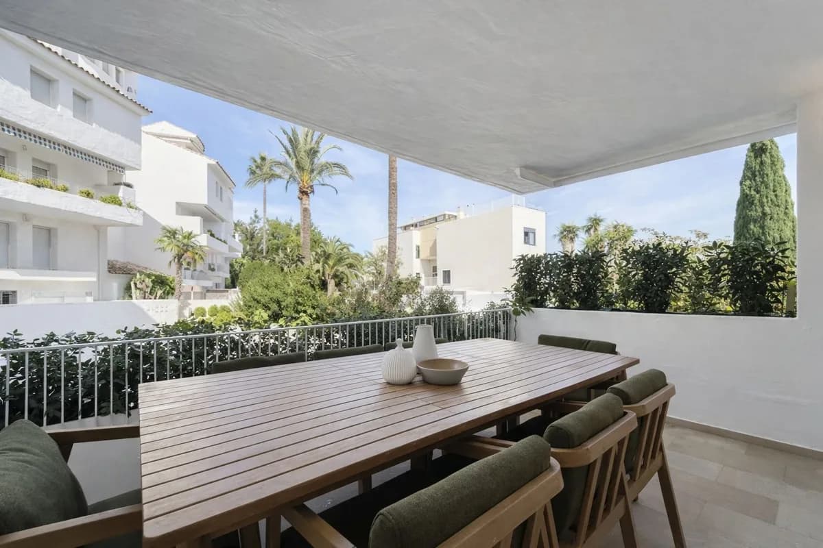 3 Bedroom Duplex for Sale in Marbella, Málaga - Image 9
