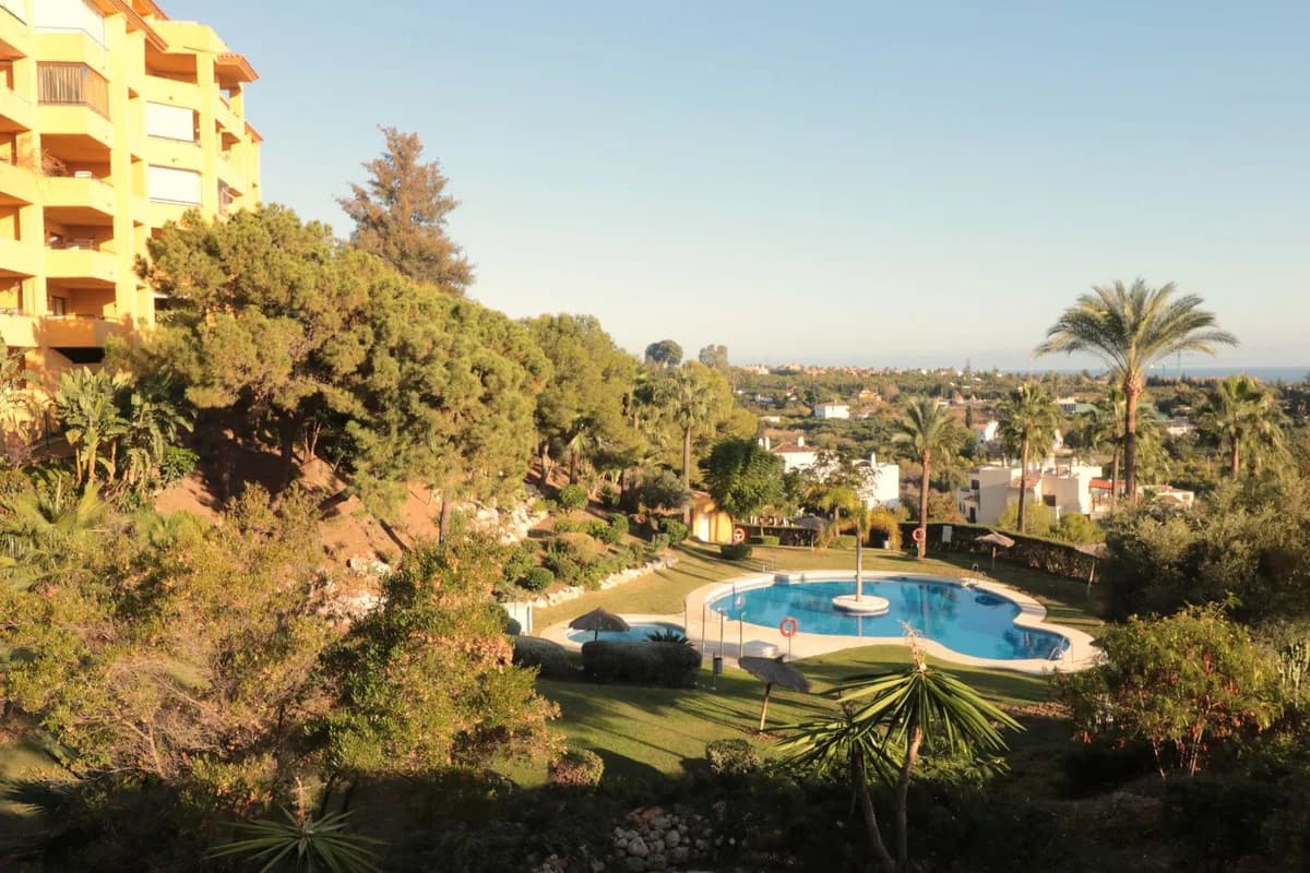 3 Bedroom Ground Floor Apartment for Sale in New Golden Mile, Málaga - Image 5