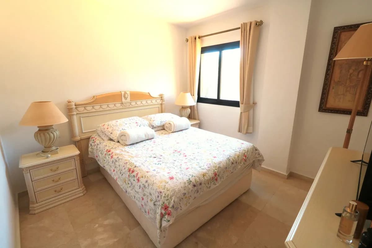 3 Bedroom Ground Floor Apartment for Sale in New Golden Mile, Málaga - Image 7