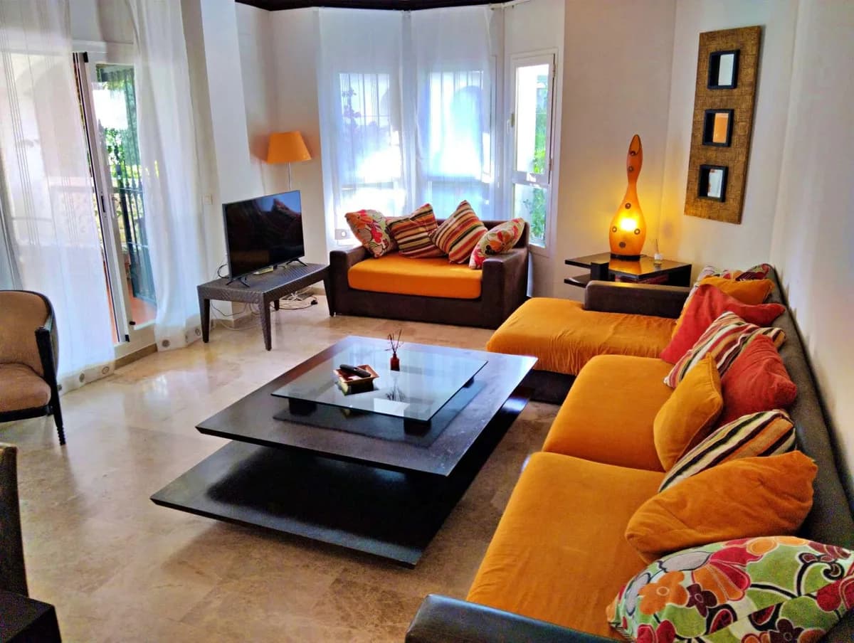2 Bedroom Ground Floor Apartment for Sale in Nueva Andalucía, Málaga - Image 2