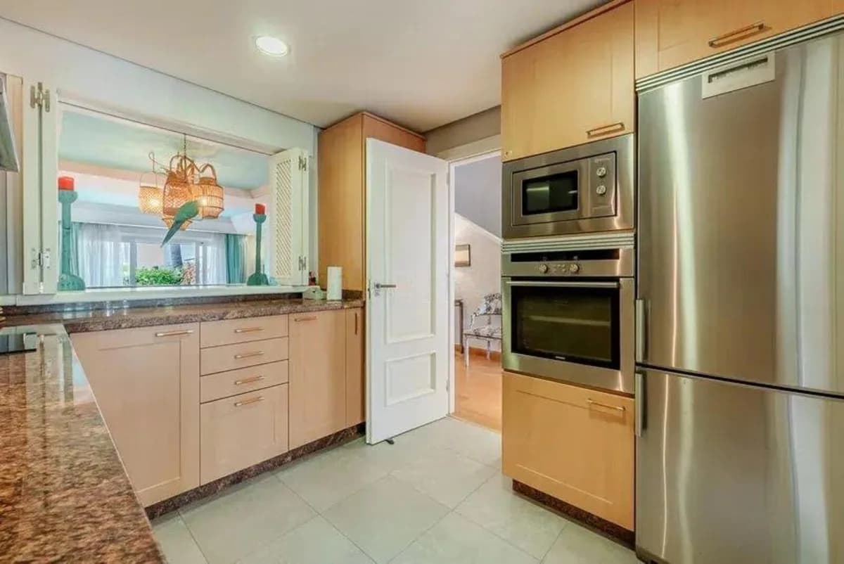 4 Bedroom Townhouse for Sale in Costalita, Málaga - Image 7