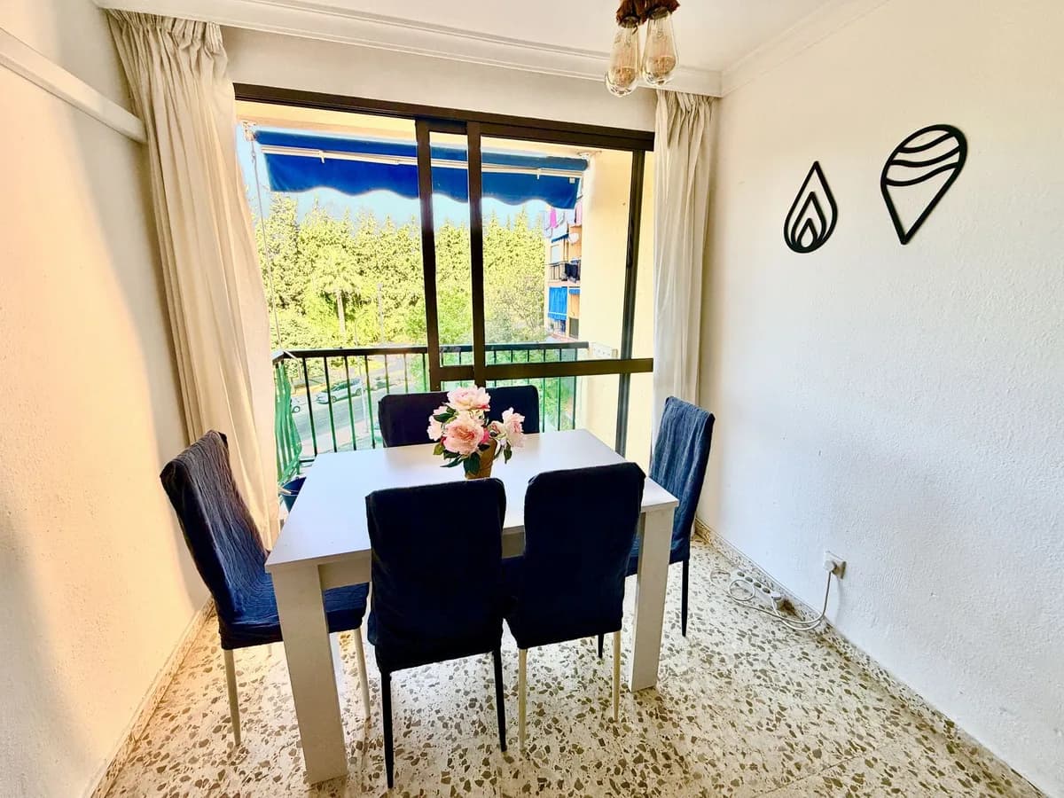 4 Bedroom Middle Floor Apartment for Sale in Marbella, Málaga - Image 6