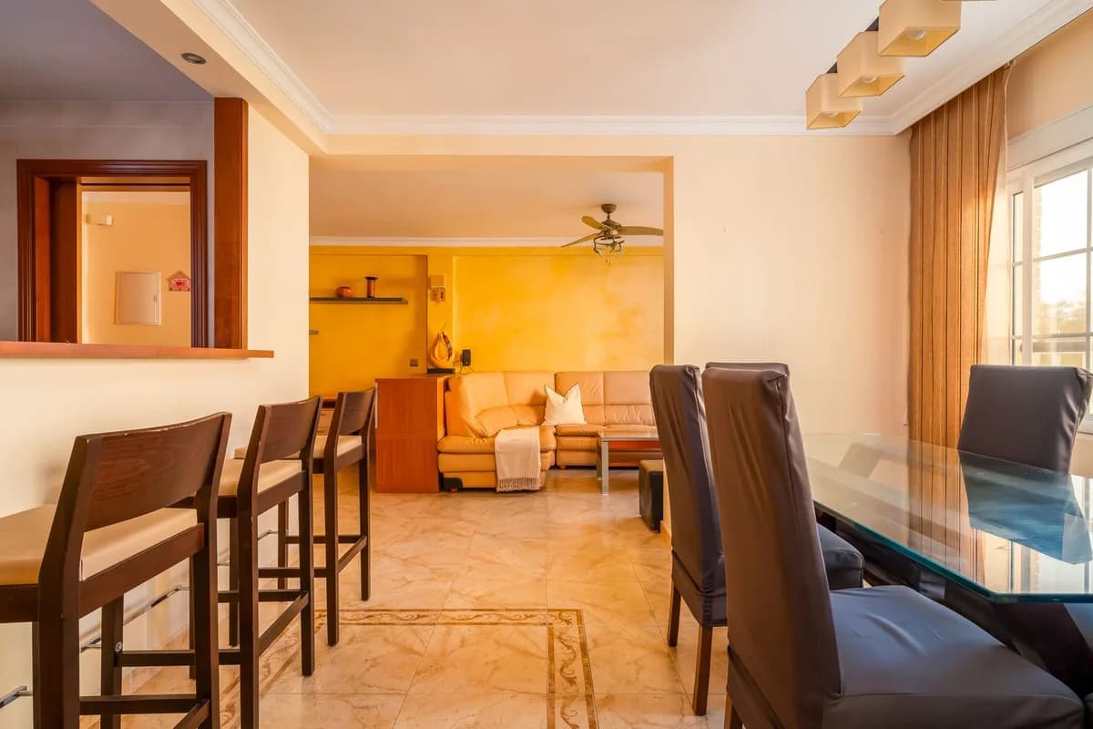 2 Bedroom Top Floor Apartment for Sale in Fuengirola, Málaga - Image 5