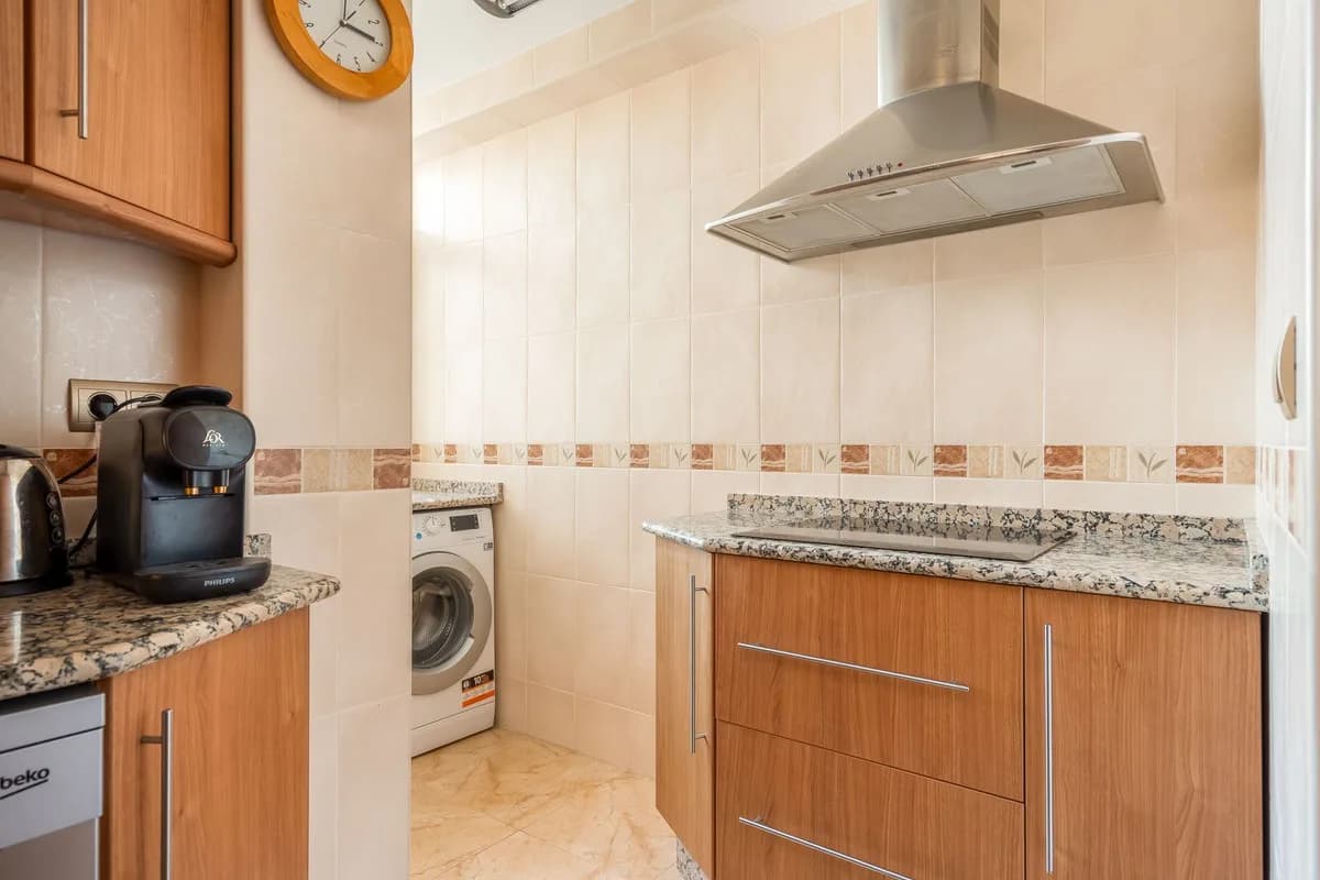 2 Bedroom Top Floor Apartment for Sale in Fuengirola, Málaga - Image 7
