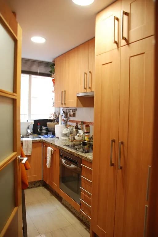2 Bedroom Middle Floor Apartment for Sale in Estepona, Málaga - Image 5