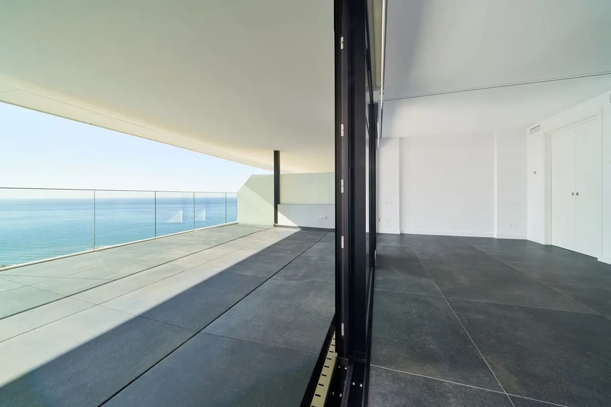 2 Bedroom Middle Floor Apartment for Sale in Fuengirola, Málaga - Image 9