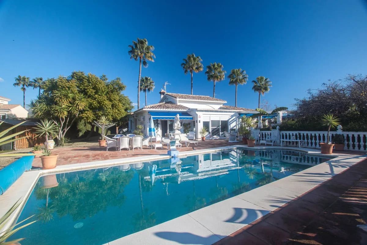 3 Bedroom Finca - Cortijo for Sale in Estepona, Málaga - Image 2