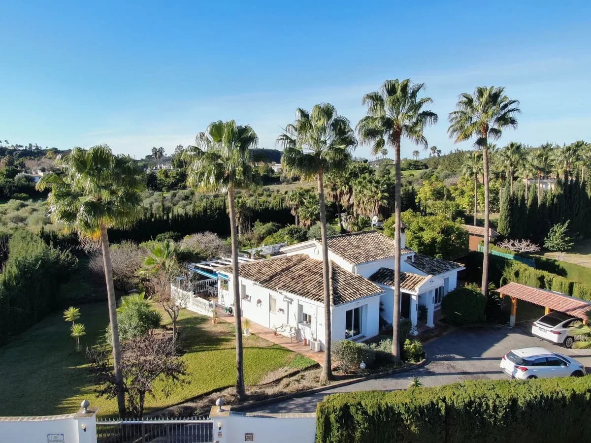 3 Bedroom Finca - Cortijo for Sale in Estepona, Málaga - Image 3