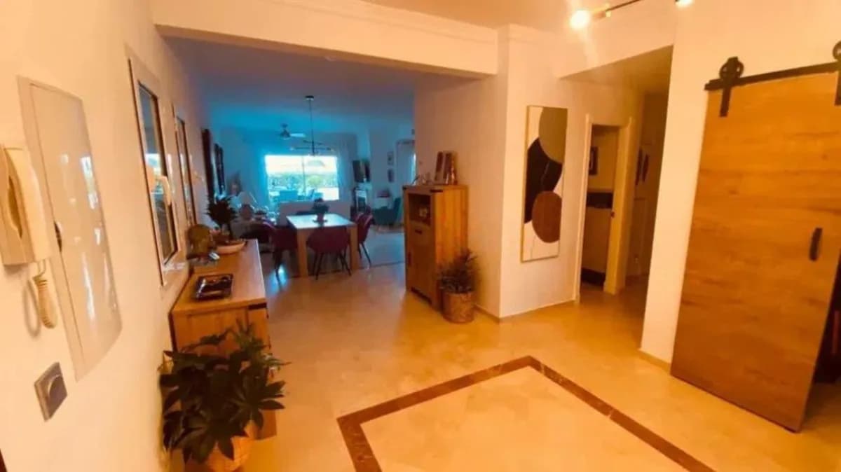 3 Bedroom Ground Floor Apartment for Sale in San Roque, Cádiz - Image 9