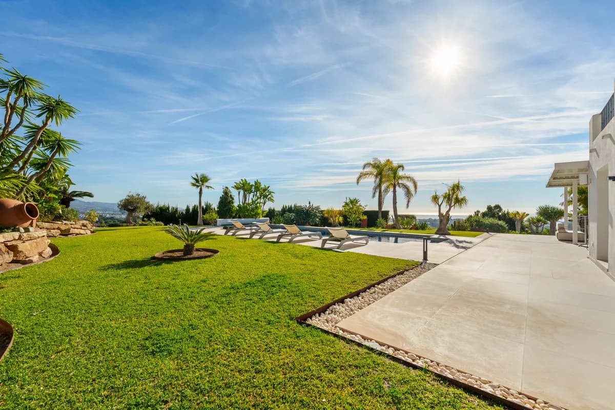 9 Bedroom Detached Villa for Sale in Benahavís, Málaga - Image 4