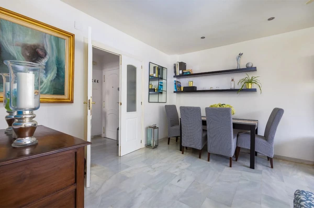2 Bedroom Penthouse for Sale in Marbella, Málaga - Image 4