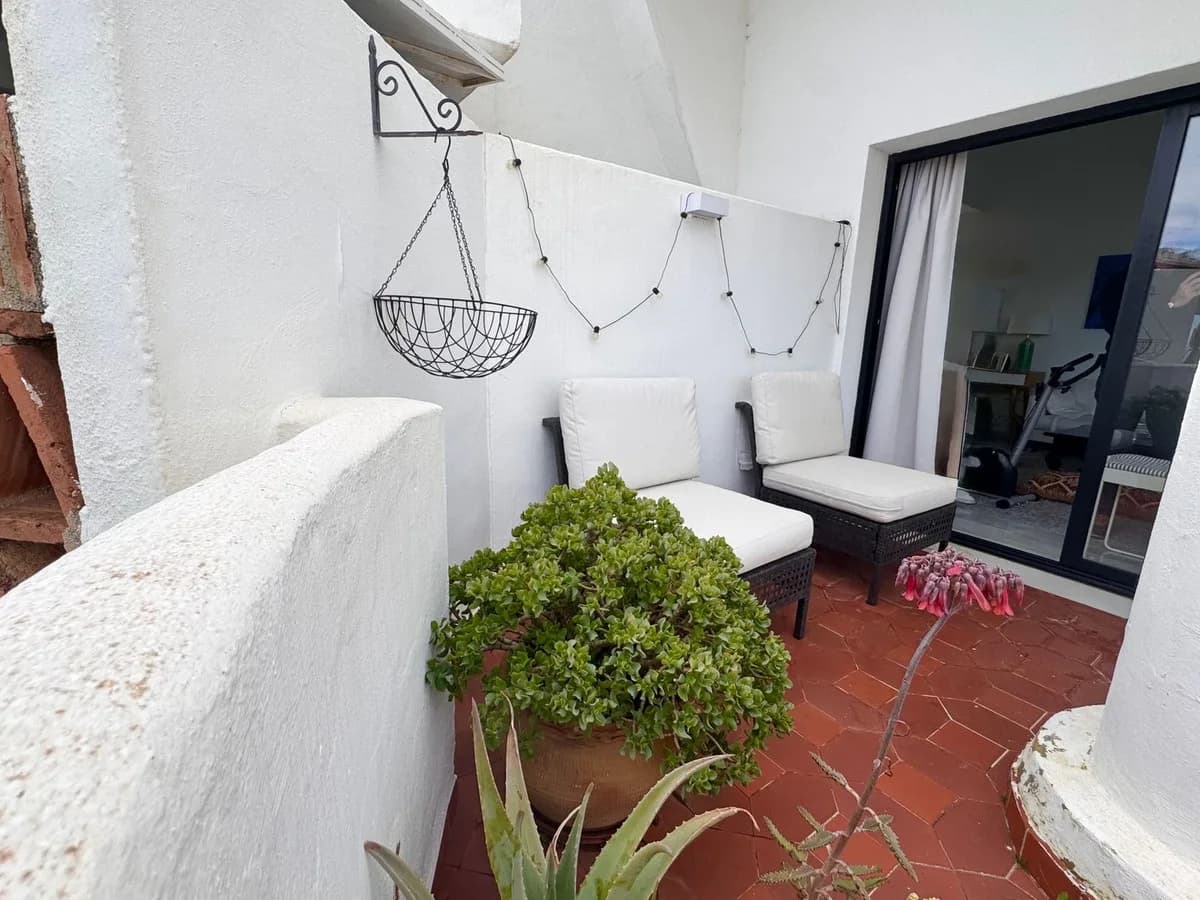 2 Bedroom Top Floor Apartment for Sale in Calahonda, Málaga - Image 6