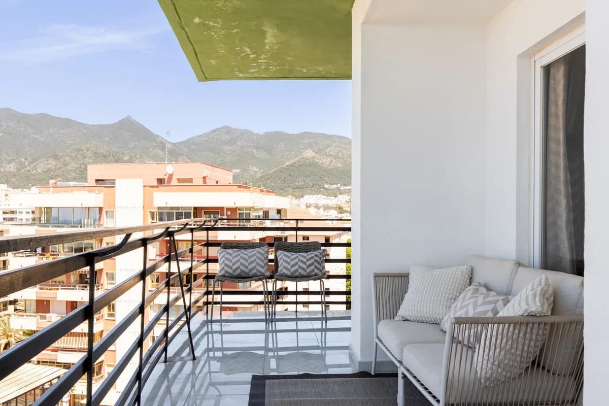 1 Bedroom Middle Floor Apartment for Sale in Marbella, Málaga - Image 4