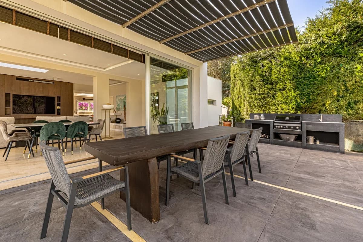 3 Bedroom Detached Villa for Sale in Marbella, Málaga - Image 3