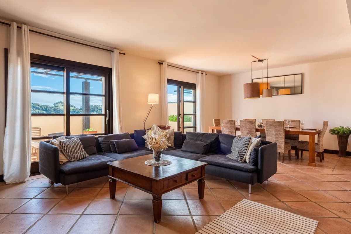 4 Bedroom Townhouse for Sale in Benahavís, Málaga - Image 4