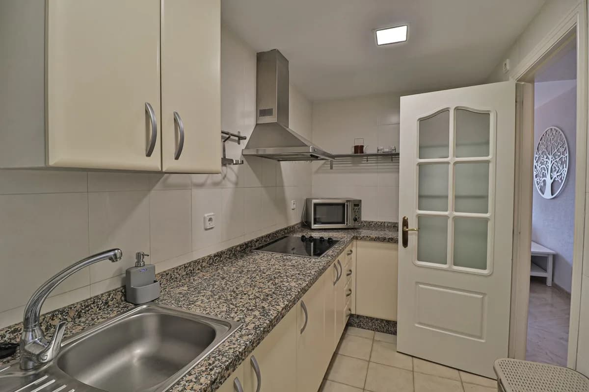 2 Bedroom Middle Floor Apartment for Sale in Casares Playa, Málaga - Image 6