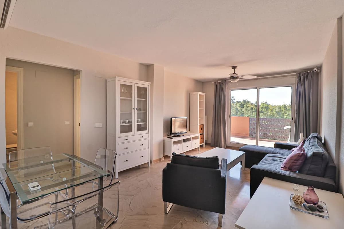 2 Bedroom Middle Floor Apartment for Sale in Casares Playa, Málaga - Image 7