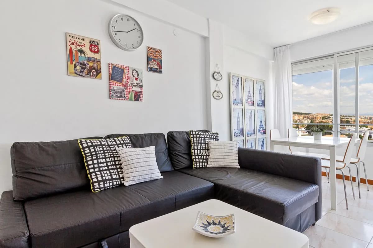1 Bedroom Middle Floor Apartment for Sale in Benalmadena Costa, Málaga - Image 7
