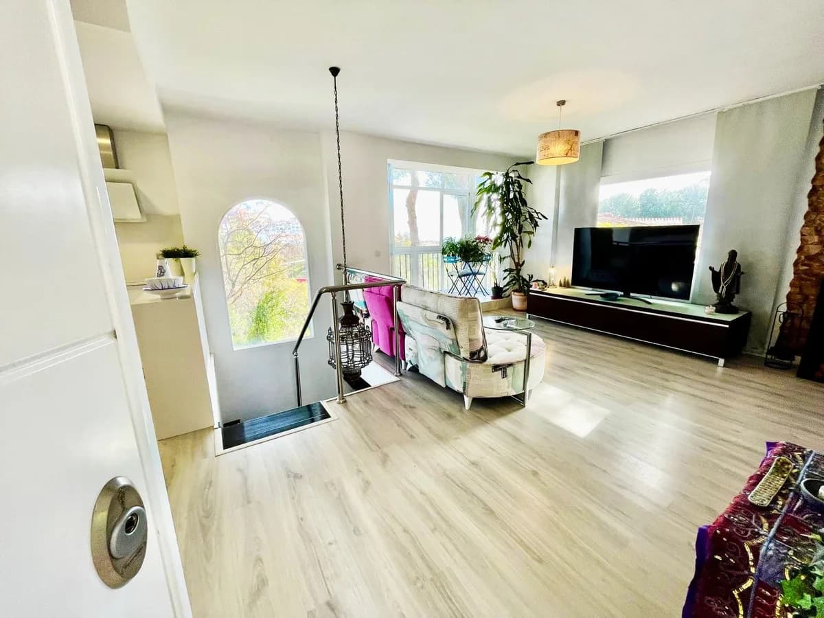 2 Bedroom Townhouse for Sale in Benalmadena Costa, Málaga - Image 3
