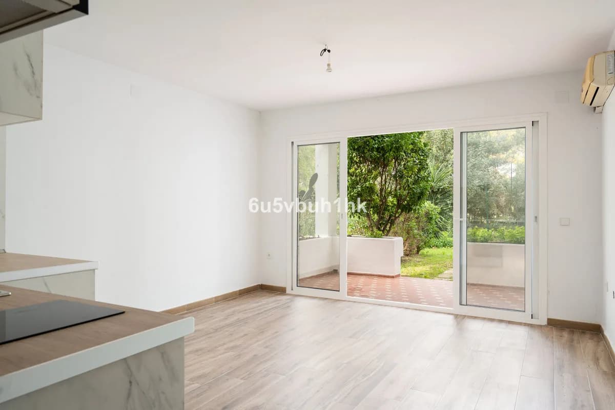 1 Bedroom Ground Floor Apartment for Sale in Los Pacos, Málaga