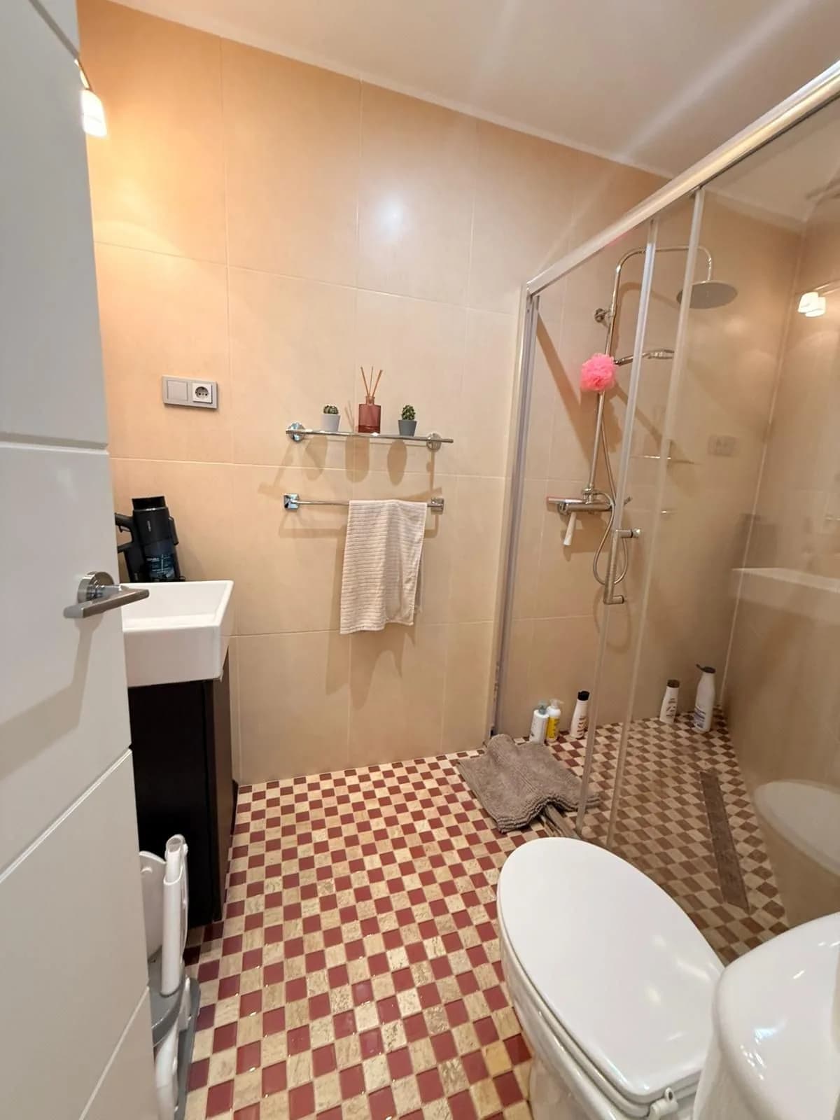 2 Bedroom Ground Floor Apartment for Sale in Benalmadena, Málaga - Image 5