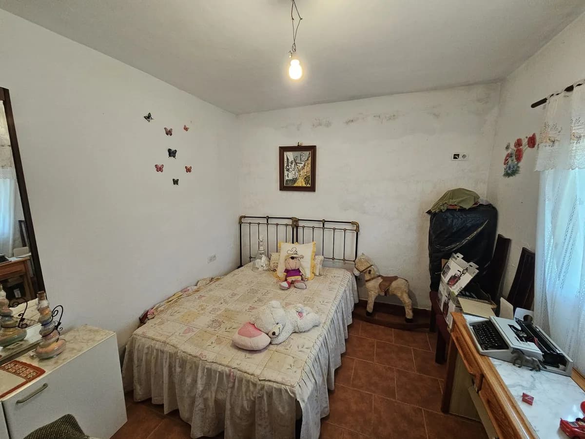 2 Bedroom Bungalow for Sale in Casares, Málaga - Image 5