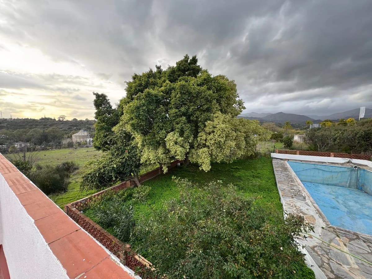 4 Bedroom Detached Villa for Sale in Estepona, Málaga - Image 4