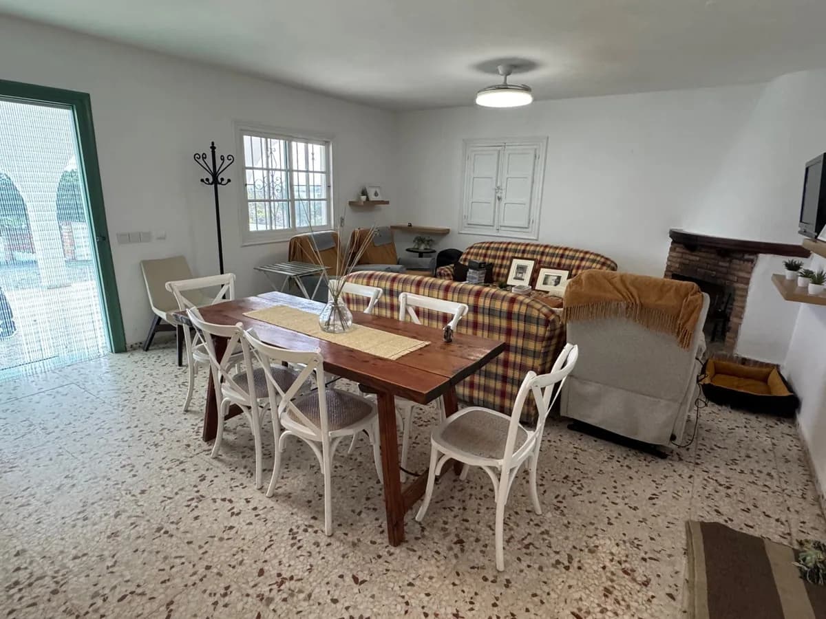 4 Bedroom Detached Villa for Sale in Estepona, Málaga - Image 5