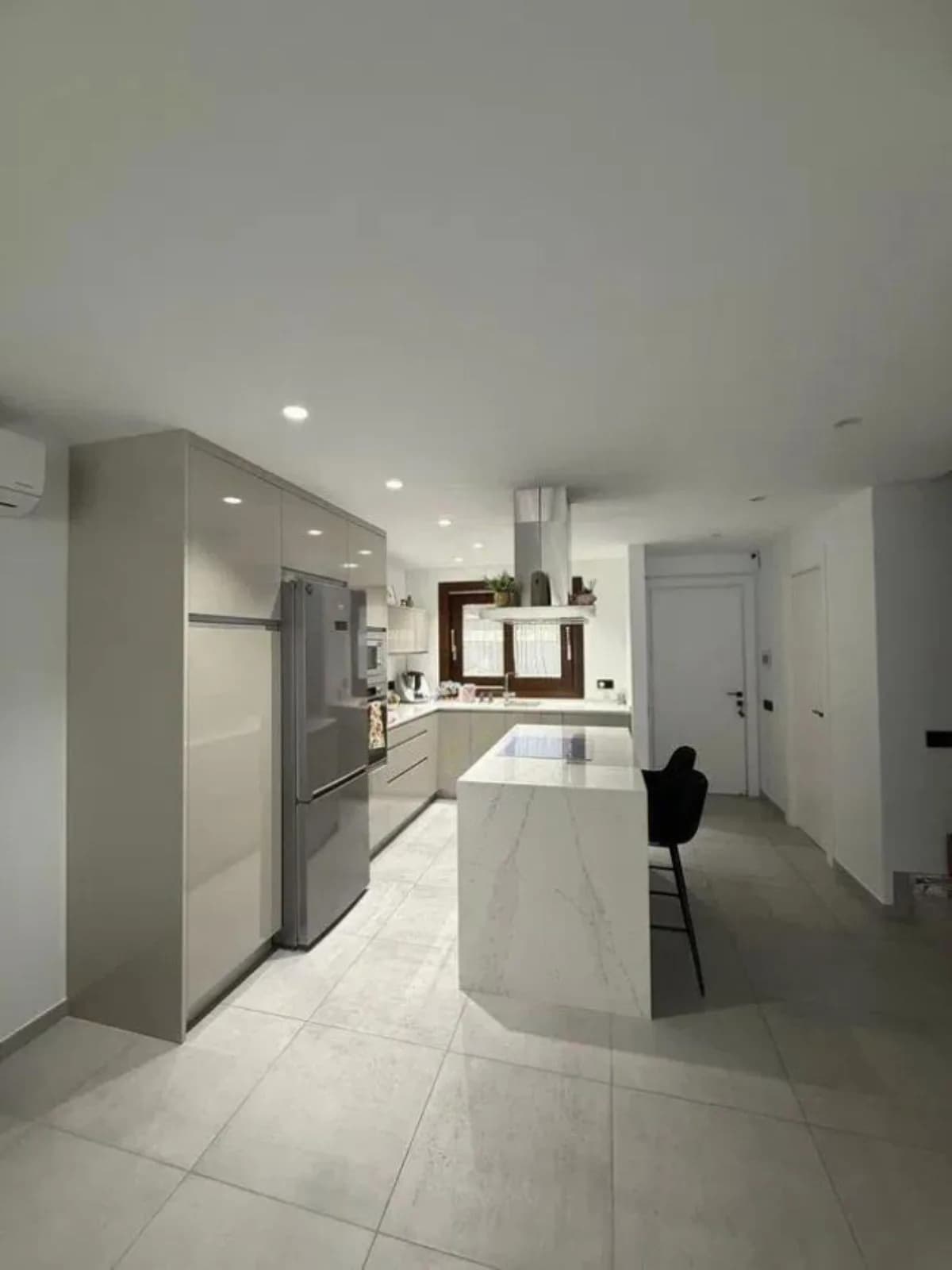 4 Bedroom Townhouse for Sale in Marbella, Málaga - Image 5