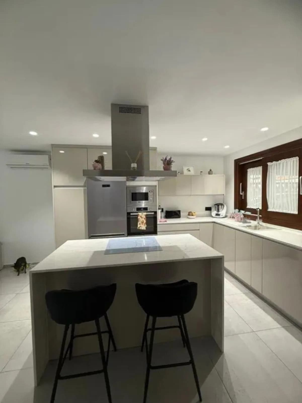 4 Bedroom Townhouse for Sale in Marbella, Málaga - Image 6