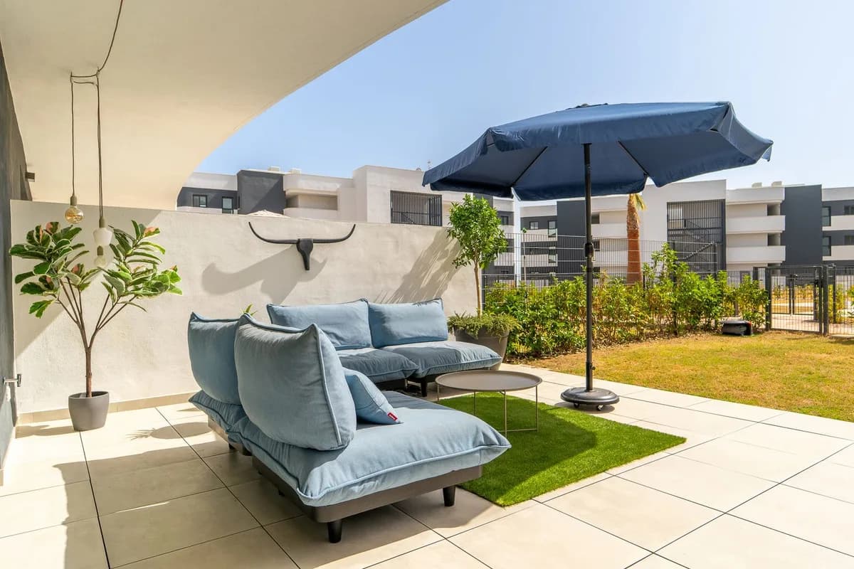 2 Bedroom Ground Floor Apartment for Sale in Fuengirola, Málaga - Image 4