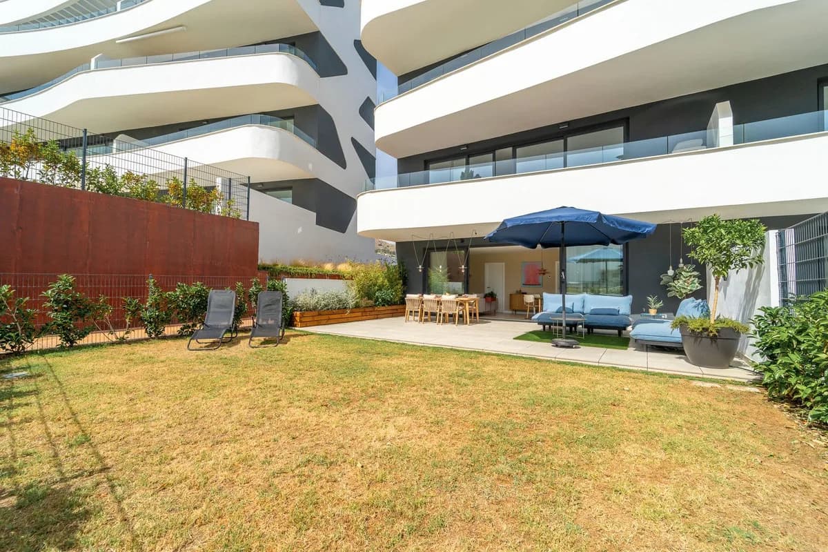2 Bedroom Ground Floor Apartment for Sale in Fuengirola, Málaga - Image 6