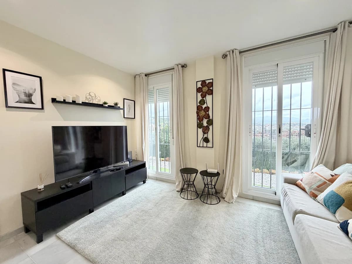 3 Bedroom Ground Floor Apartment for Sale in La Duquesa, Málaga - Image 5