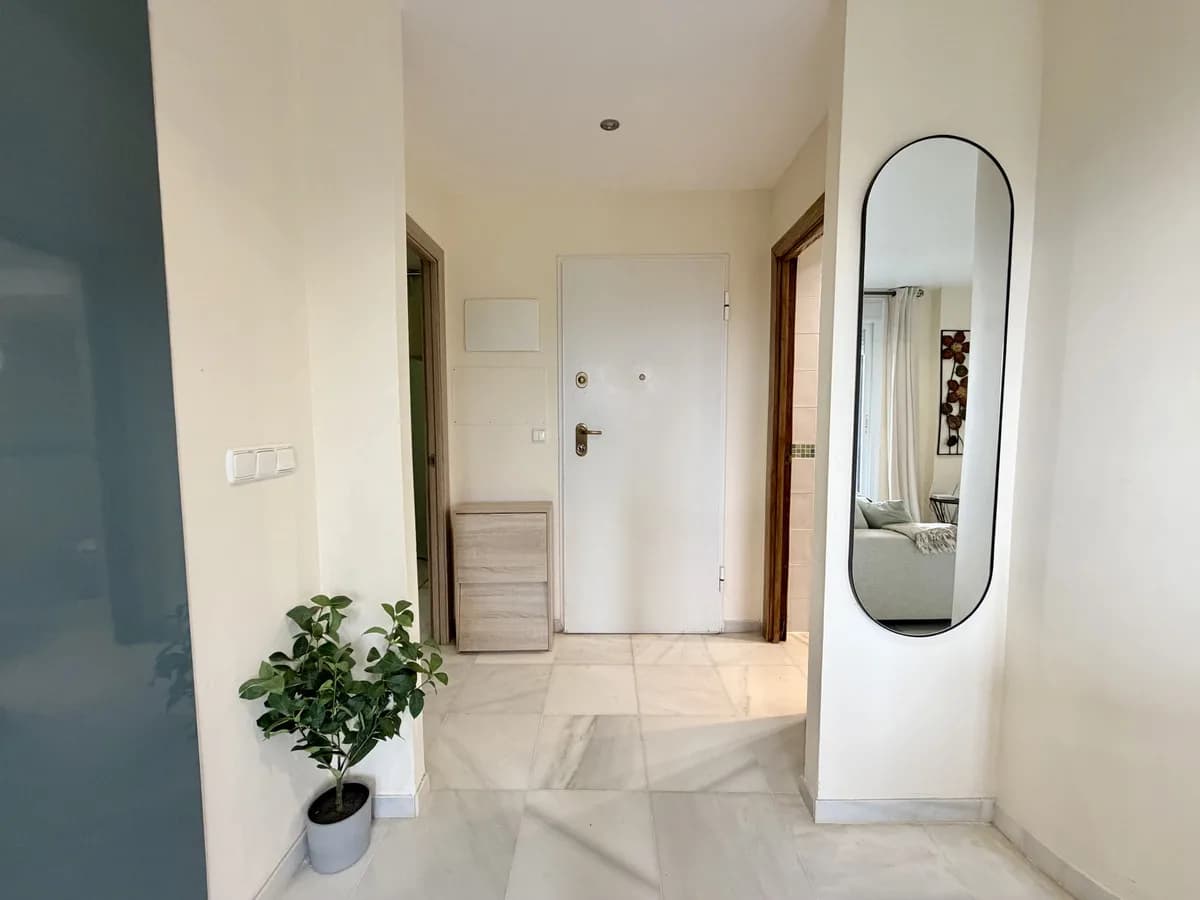 3 Bedroom Ground Floor Apartment for Sale in La Duquesa, Málaga - Image 6
