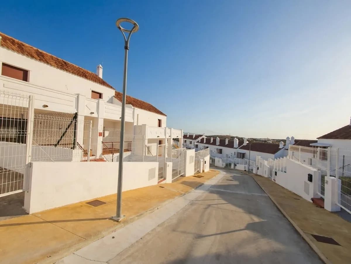 3 Bedroom Townhouse for Sale in Doña Julia, Málaga - Image 2