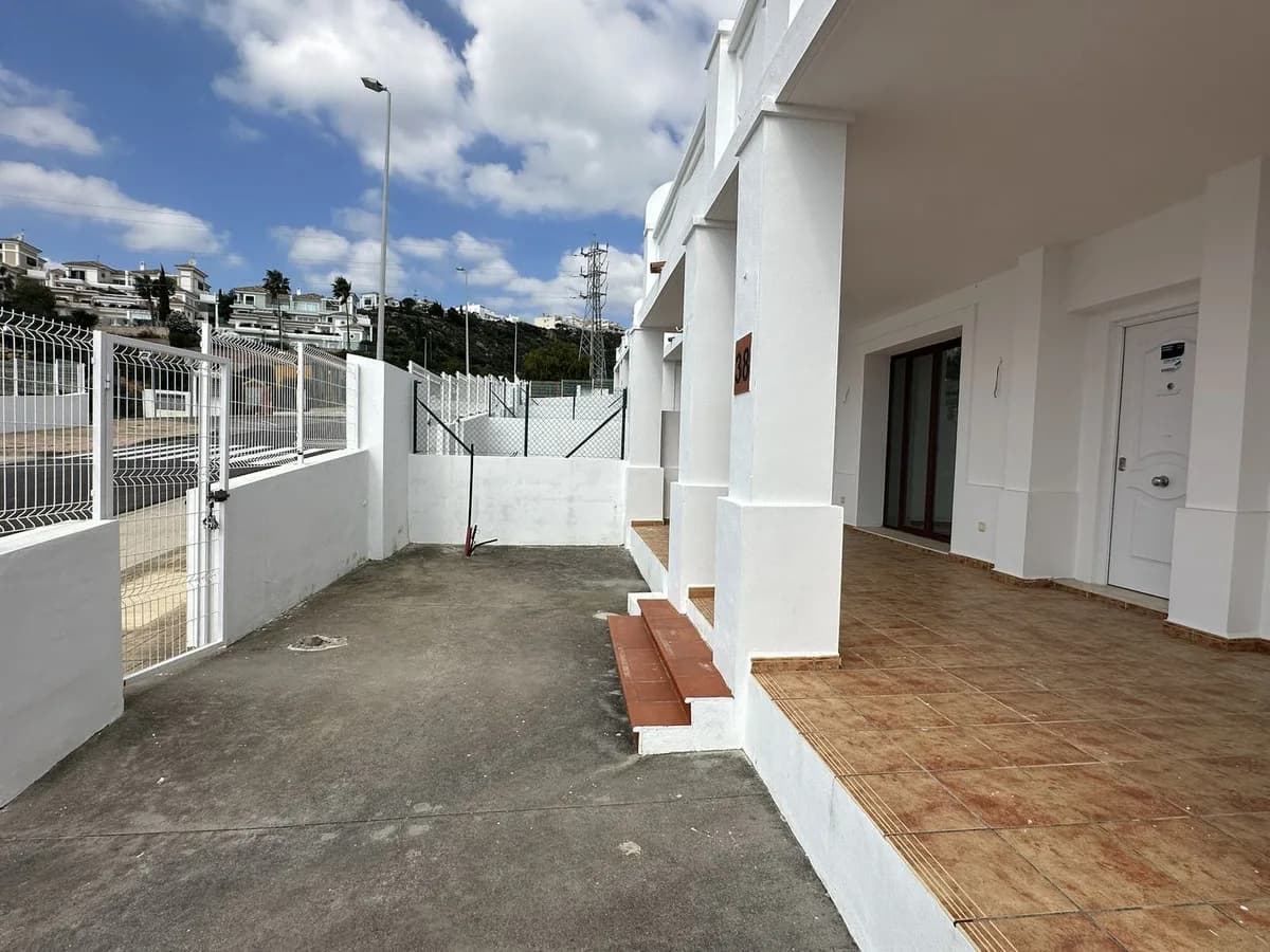 2 Bedroom Townhouse for Sale in Doña Julia, Málaga - Image 8