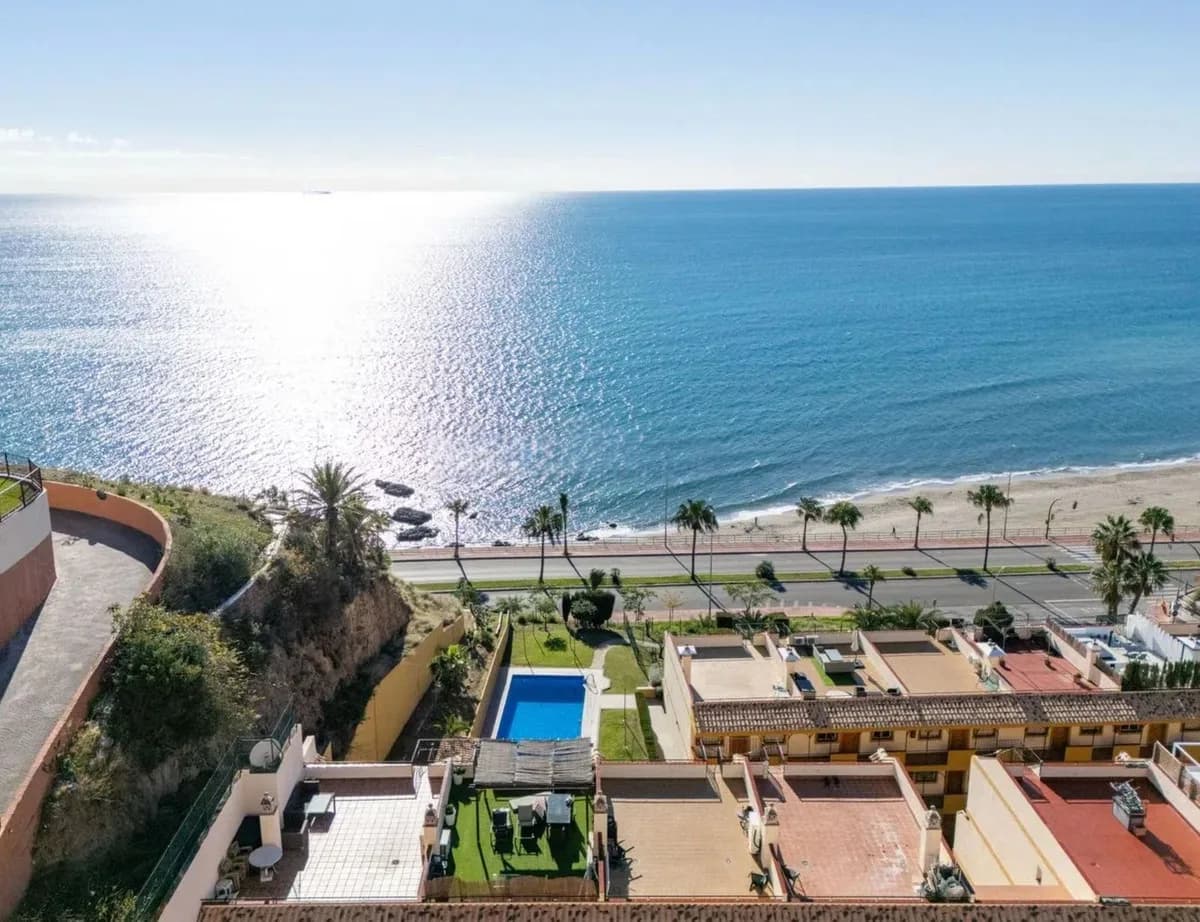 2 Bedroom Penthouse for Sale in Benalmadena, Málaga - Image 3