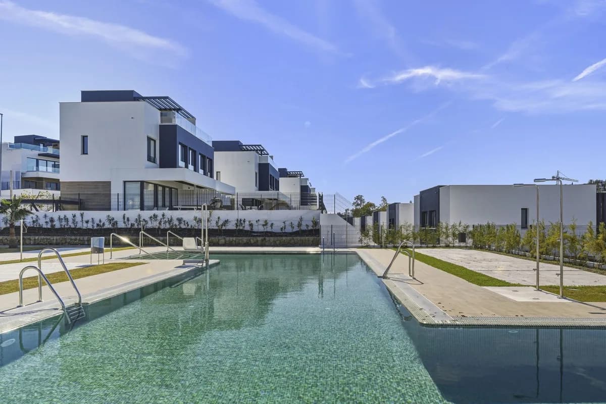 3 Bedroom Semi-Detached House for Sale in Atalaya, Málaga - Image 3