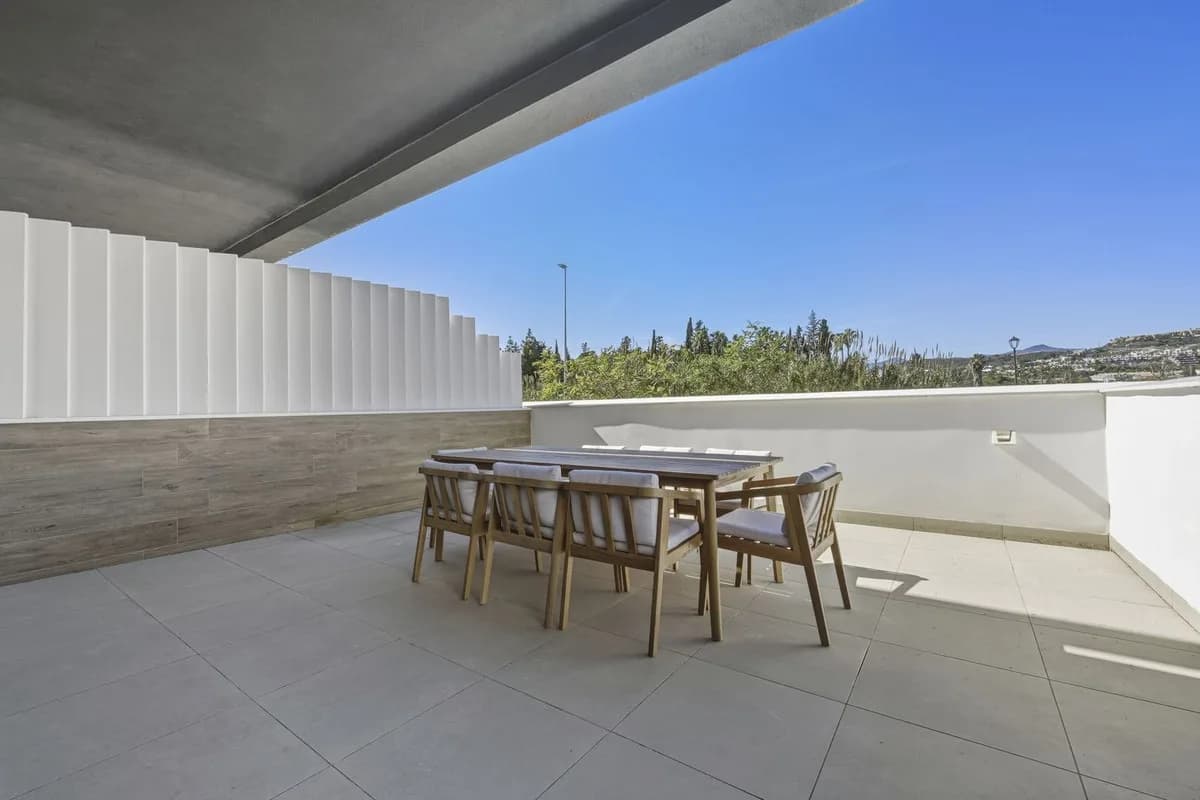 3 Bedroom Semi-Detached House for Sale in Atalaya, Málaga - Image 7