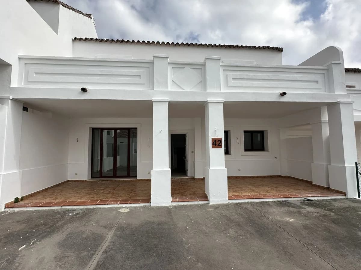 2 Bedroom Townhouse for Sale in Doña Julia, Málaga - Image 2