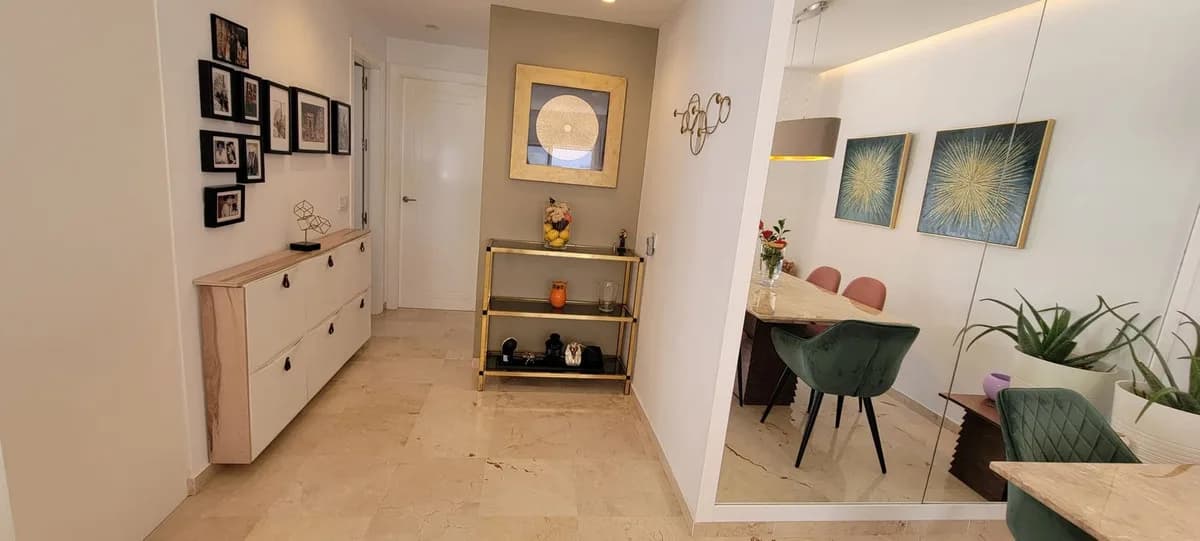 2 Bedroom Middle Floor Apartment for Sale in Puerto Banús, Málaga - Image 7