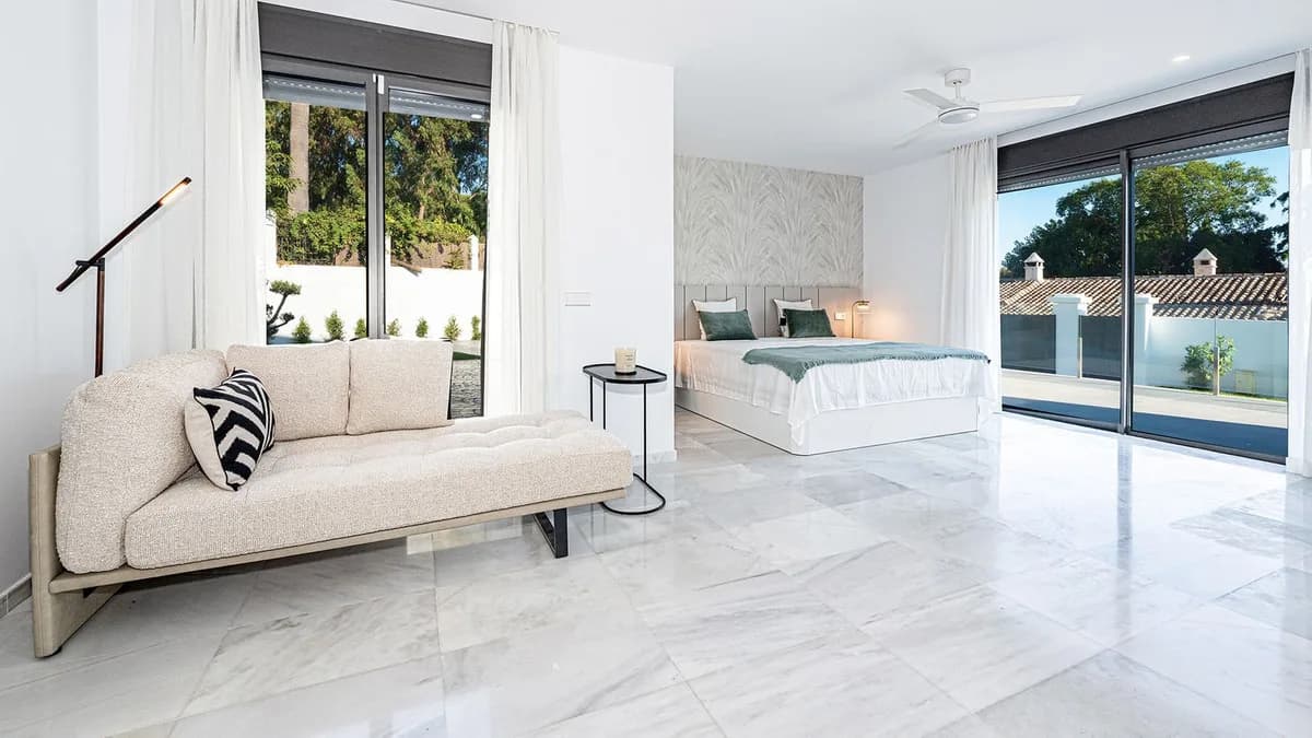 5 Bedroom Detached Villa for Sale in Marbella, Málaga - Image 5
