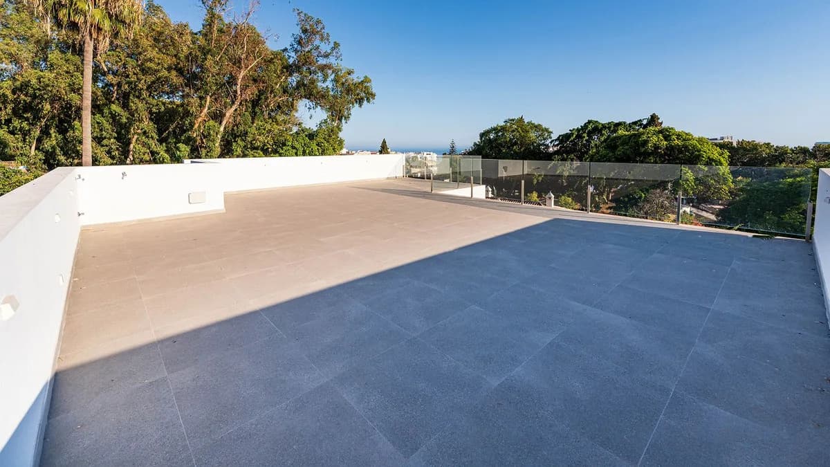 5 Bedroom Detached Villa for Sale in Marbella, Málaga - Image 9