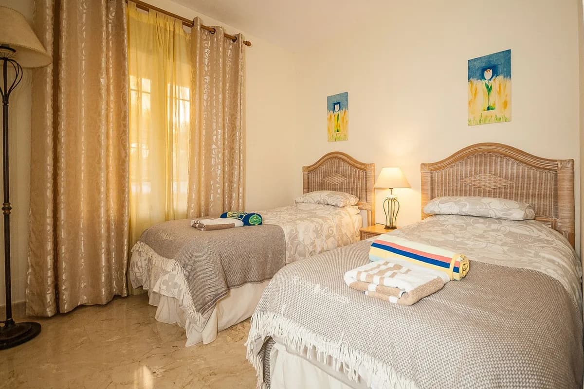 2 Bedroom Ground Floor Apartment for Sale in Elviria, Málaga - Image 8